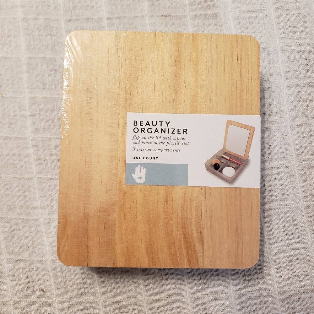 NWT TARGET DOLLAR SPOT beauty organizer